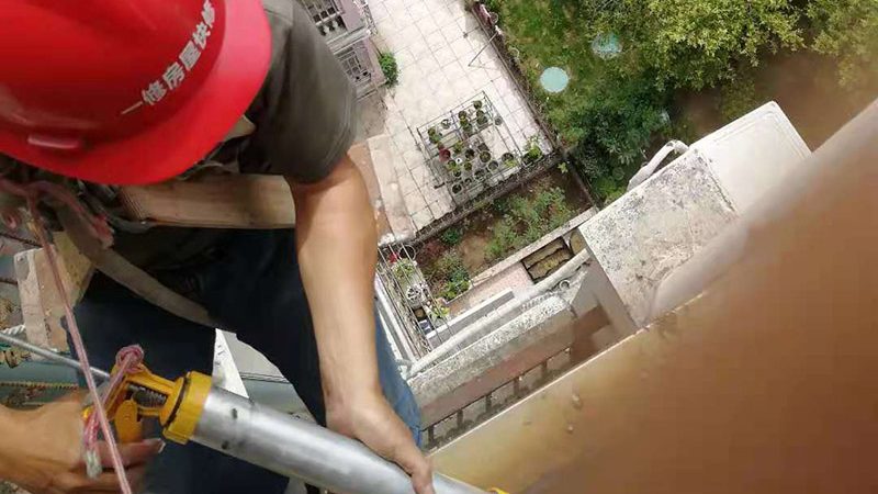 楼顶防水胶品牌如何选？揭秘防水效果的关键因素